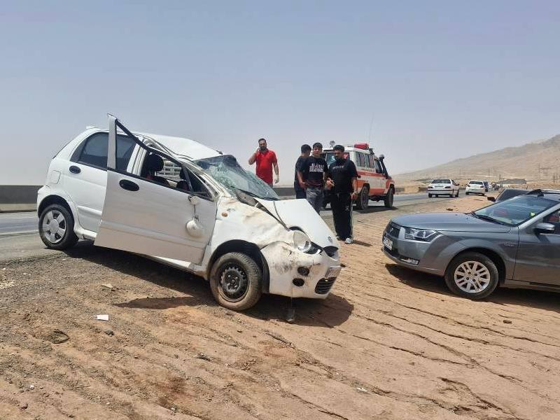 ۶ مصدوم در تصادف پراید و ام وی ام در جاده سرخه به آرادان
