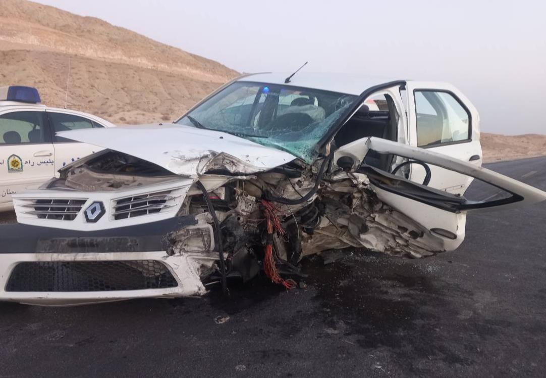 ۴ مصدوم بر اثر برخورد ال نود با تیر روشنایی برق در جاده گرمسار به آرادان