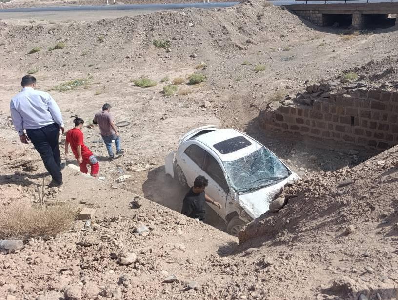 ۴مصدوم براثر انحراف تویوتا کرولا در جاده سبزوار به میامی