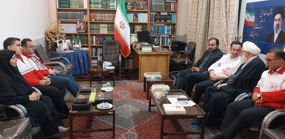 دیدار مدیرعامل هلال‌احمر استان سمنان با مسئولان آرادان؛ تاکید بر خدمات انسان‌دوستانه و تقویت همکاری‌ها